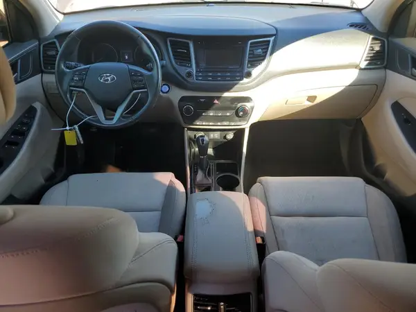 KM8J33A22HU368757 2017 HYUNDAI TUCSON - Image 8