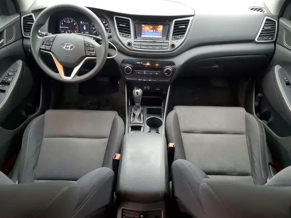 KM8J33A22HU371948 2017 HYUNDAI TUCSON - Image 8