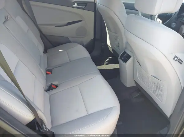 KM8J33A22HU388748 2017 HYUNDAI TUCSON - Image 8