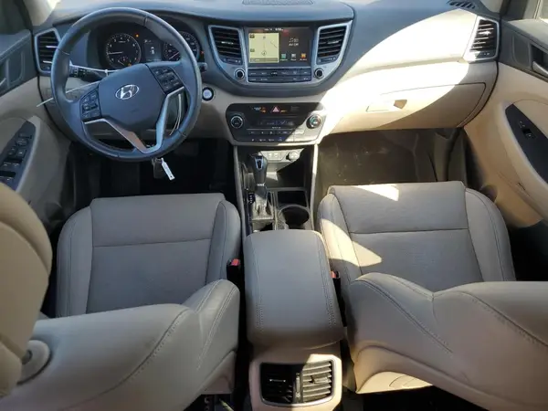 KM8J33A22HU389947 2017 HYUNDAI TUCSON - Image 8