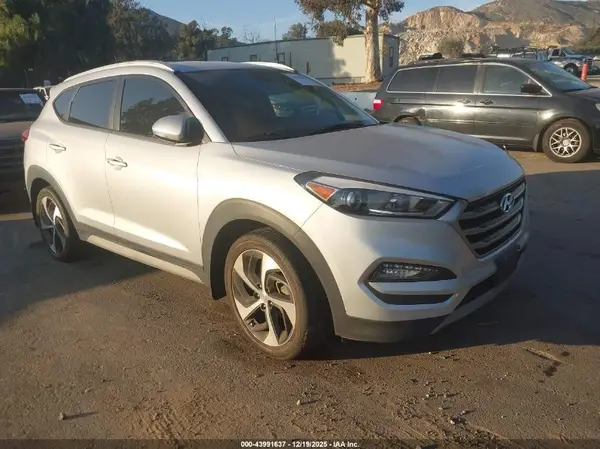 KM8J33A22HU390516 2017 HYUNDAI TUCSON - Image 1