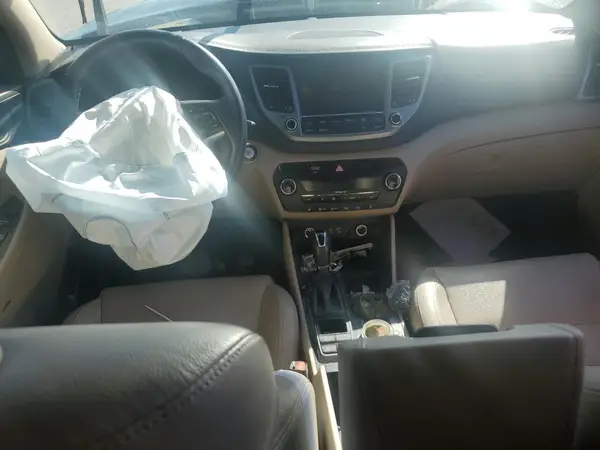 KM8J33A22HU390533 2017 HYUNDAI TUCSON - Image 8