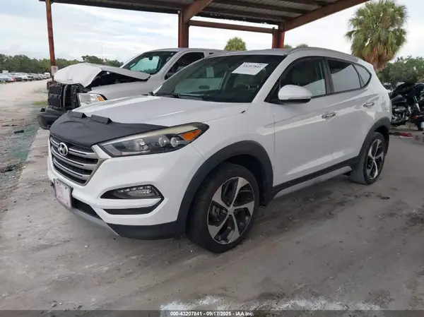 KM8J33A22HU416841 2017 HYUNDAI TUCSON - Image 2