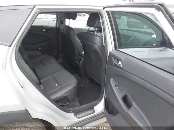 KM8J33A22HU426964 2017 HYUNDAI TUCSON - Image 8