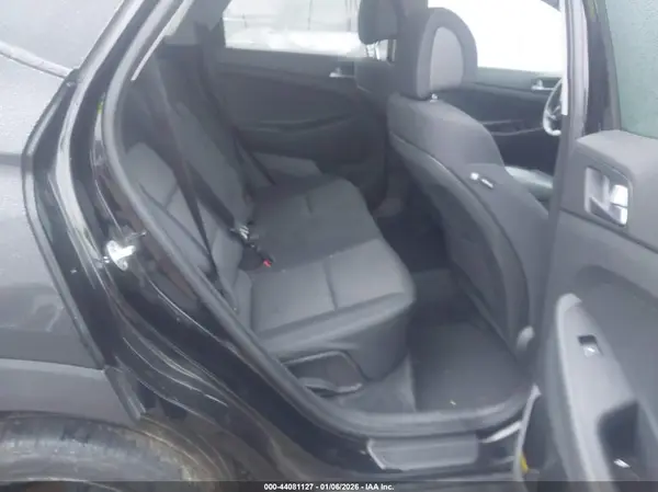KM8J33A22HU431081 2017 HYUNDAI TUCSON - Image 8