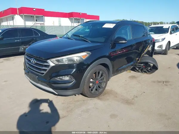 KM8J33A22HU432912 2017 HYUNDAI TUCSON - Image 2