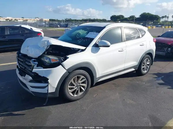 KM8J33A22HU434711 2017 HYUNDAI TUCSON - Image 2
