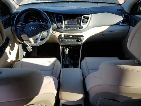 KM8J33A22HU456322 2017 HYUNDAI TUCSON - Image 8