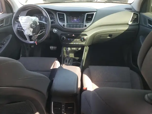 KM8J33A22HU458720 2017 HYUNDAI TUCSON - Image 8