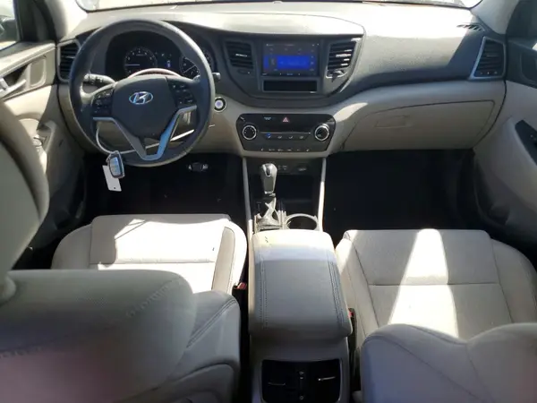 KM8J33A22HU463593 2017 HYUNDAI TUCSON - Image 8