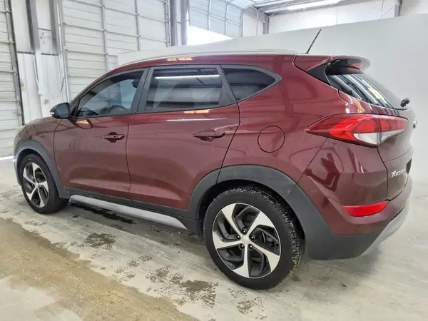KM8J33A22HU472116 2017 HYUNDAI TUCSON - Image 2