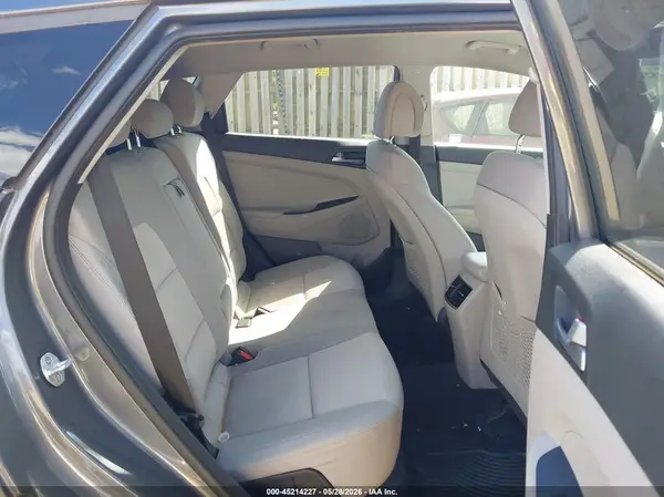 KM8J33A22HU481575 2017 HYUNDAI TUCSON - Image 8