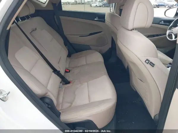 KM8J33A22HU493631 2017 HYUNDAI TUCSON - Image 8