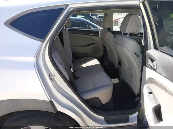 KM8J33A22HU494617 2017 HYUNDAI TUCSON - Image 8