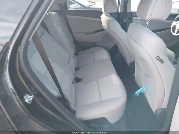 KM8J33A22HU501503 2017 HYUNDAI TUCSON - Image 8