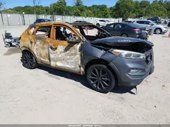 KM8J33A22HU504630 2017 HYUNDAI TUCSON