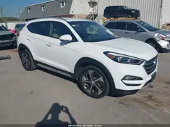 KM8J33A22HU506975 2017 HYUNDAI TUCSON