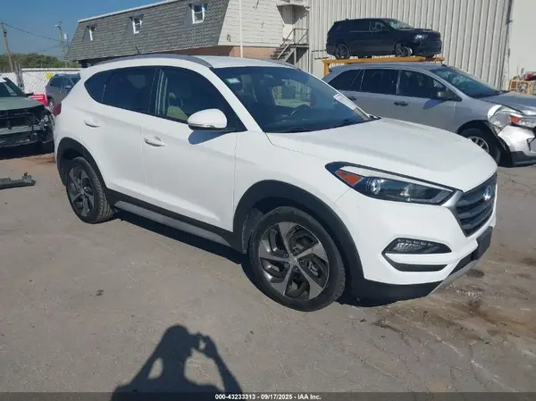 KM8J33A22HU506975 2017 HYUNDAI TUCSON - Image 1