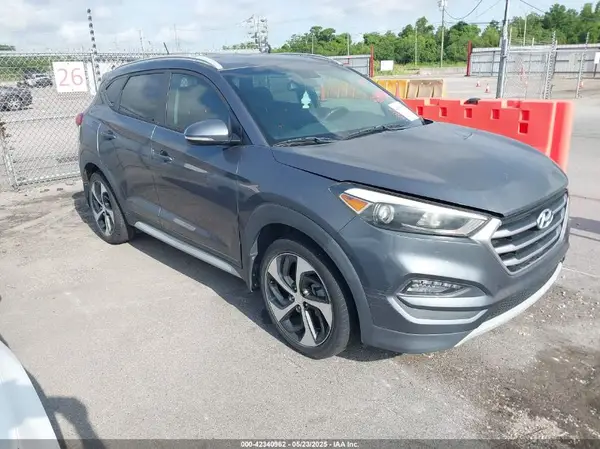 KM8J33A22HU536042 2017 HYUNDAI TUCSON - Image 1