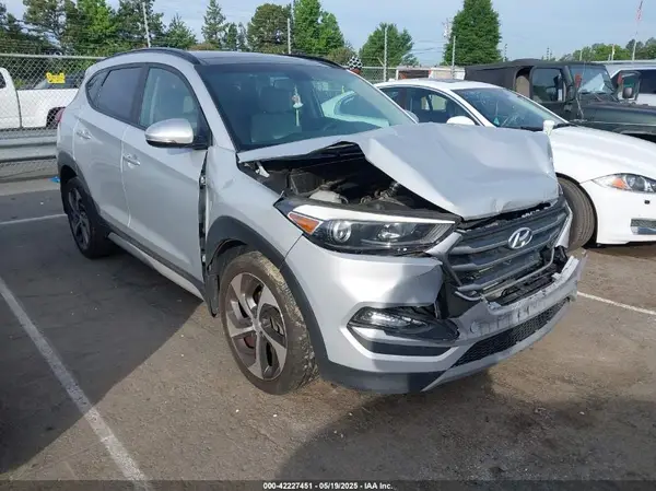 KM8J33A22HU558073 2017 HYUNDAI TUCSON - Image 1
