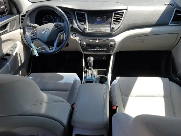 KM8J33A22HU558266 2017 HYUNDAI TUCSON - Image 8