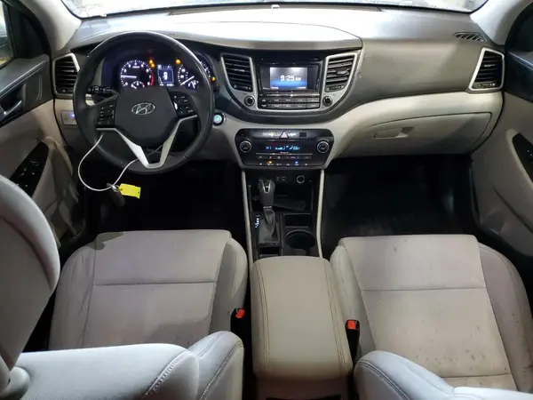 KM8J33A22HU558414 2017 HYUNDAI TUCSON - Image 8