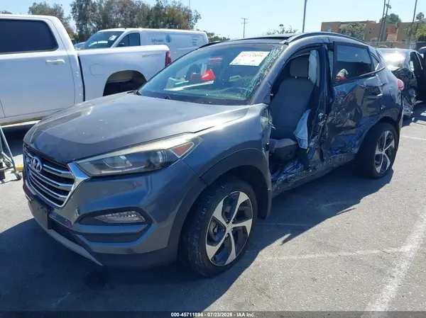 KM8J33A22HU563712 2017 HYUNDAI TUCSON - Image 2