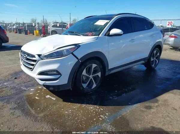 KM8J33A22HU566674 2017 HYUNDAI TUCSON - Image 2