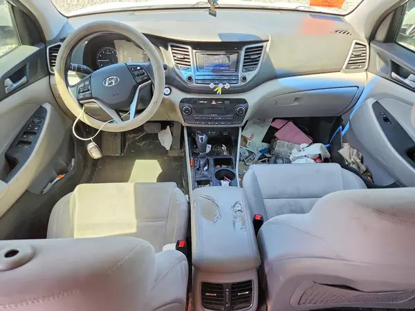 KM8J33A22HU567436 2017 HYUNDAI TUCSON - Image 8