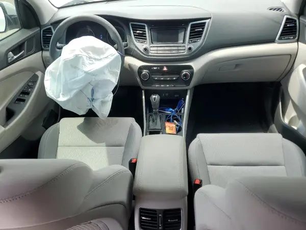 KM8J33A22HU576251 2017 HYUNDAI TUCSON - Image 8