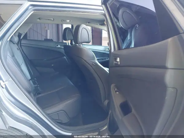 KM8J33A22JU605866 2018 HYUNDAI TUCSON - Image 8