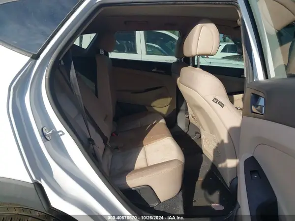 KM8J33A22JU632873 2018 HYUNDAI TUCSON - Image 8