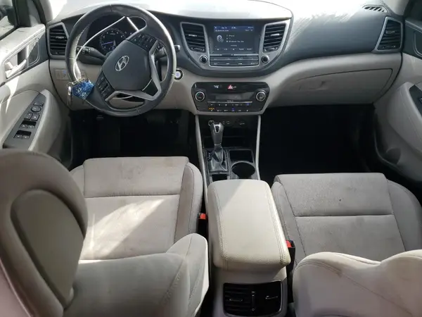 KM8J33A22JU645302 2018 HYUNDAI TUCSON - Image 8