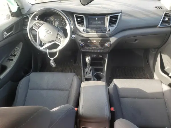 KM8J33A22JU679465 2018 HYUNDAI TUCSON - Image 8