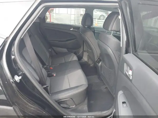 KM8J33A22JU681975 2018 HYUNDAI TUCSON - Image 8