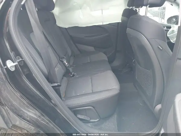 KM8J33A22JU689560 2018 HYUNDAI TUCSON - Image 8