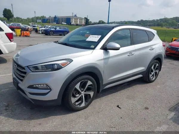 KM8J33A22JU719219 2018 HYUNDAI TUCSON - Image 2