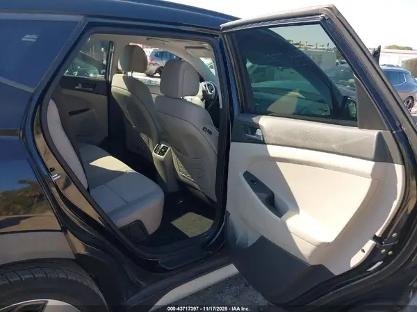 KM8J33A22JU719401 2018 HYUNDAI TUCSON - Image 8