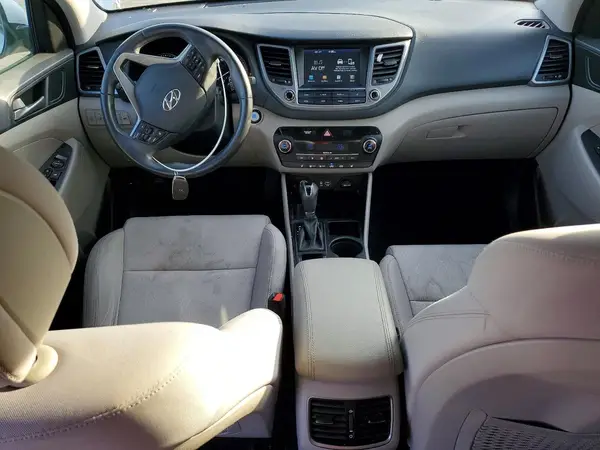 KM8J33A22JU740278 2018 HYUNDAI TUCSON - Image 8