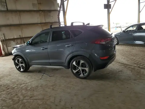 KM8J33A22JU749675 2018 HYUNDAI TUCSON - Image 2