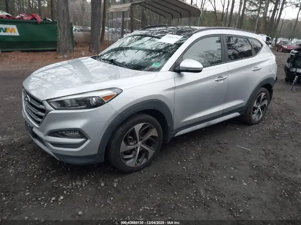 KM8J33A22JU749837 2018 HYUNDAI TUCSON - Image 2