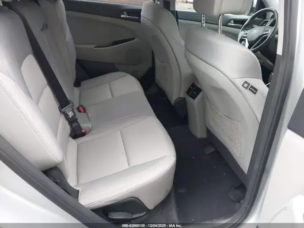 KM8J33A22JU749837 2018 HYUNDAI TUCSON - Image 8