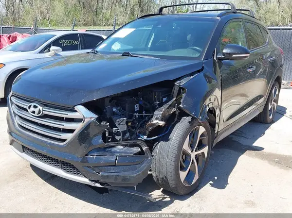 KM8J33A22JU753161 2018 HYUNDAI TUCSON - Image 2