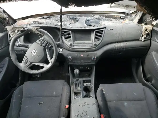 KM8J33A22JU758425 2018 HYUNDAI TUCSON - Image 8