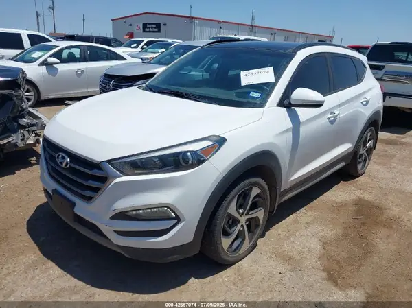 KM8J33A22JU759557 2018 HYUNDAI TUCSON - Image 2