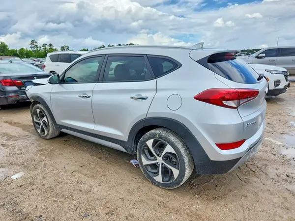 KM8J33A22JU788105 2018 HYUNDAI TUCSON - Image 2
