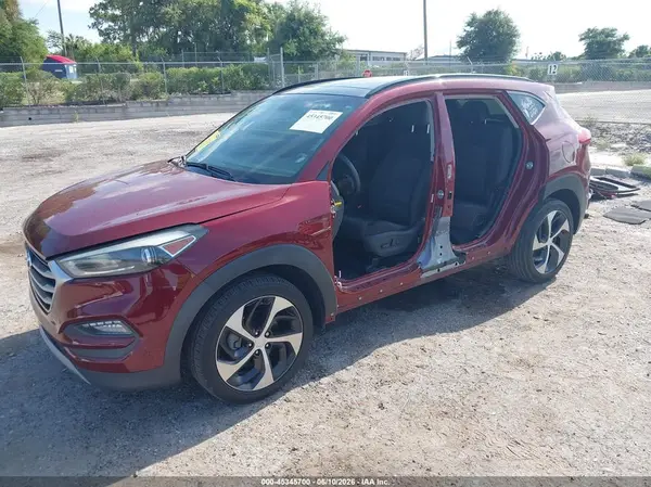 KM8J33A22JU803444 2018 HYUNDAI TUCSON - Image 2