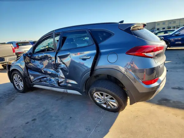 KM8J33A22JU823306 2018 HYUNDAI TUCSON - Image 2