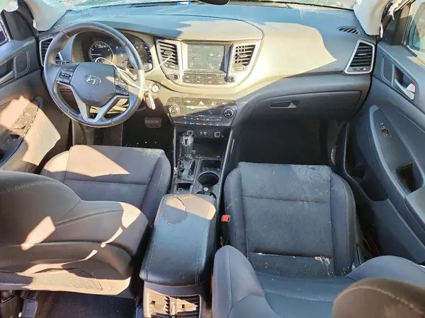 KM8J33A22JU823306 2018 HYUNDAI TUCSON - Image 8