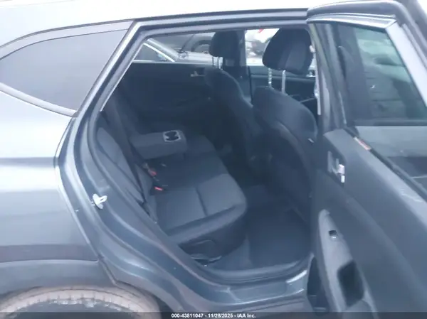 KM8J33A23GU027981 2016 HYUNDAI TUCSON - Image 8